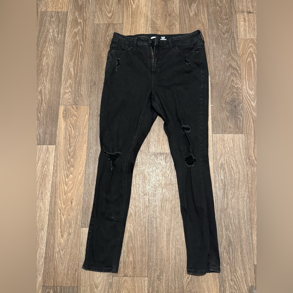 Old Navy Woman's Black Super Skinny High Rise
Size 10 Jeans